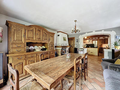 Maison - 194 m² - 10 pièces