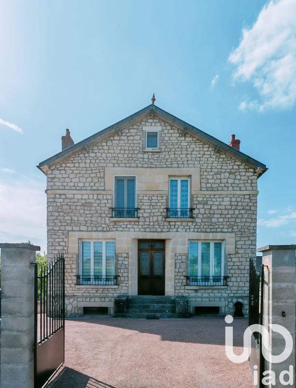 Maison - 177 m² - 10 pièces