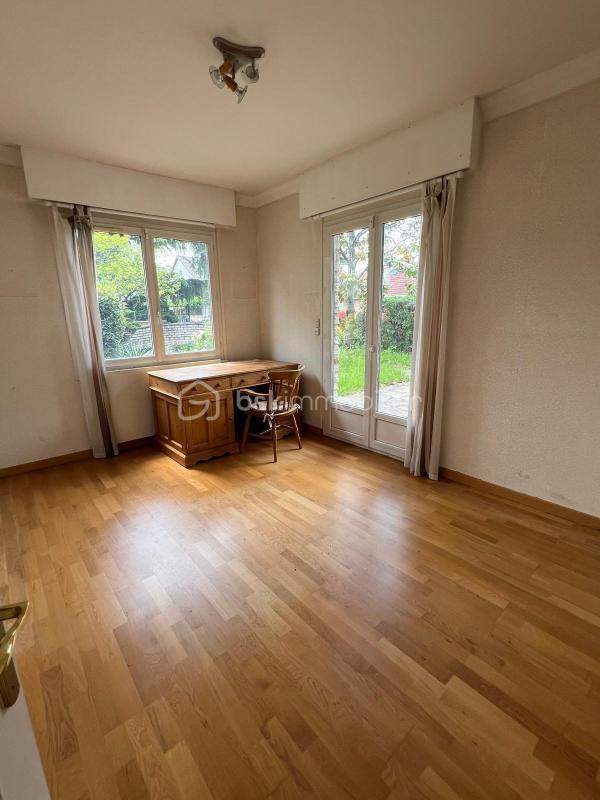 Propriété - 300 m² - 10 pièces