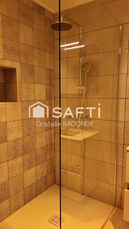 Maison - 219 m² - 5 pièces