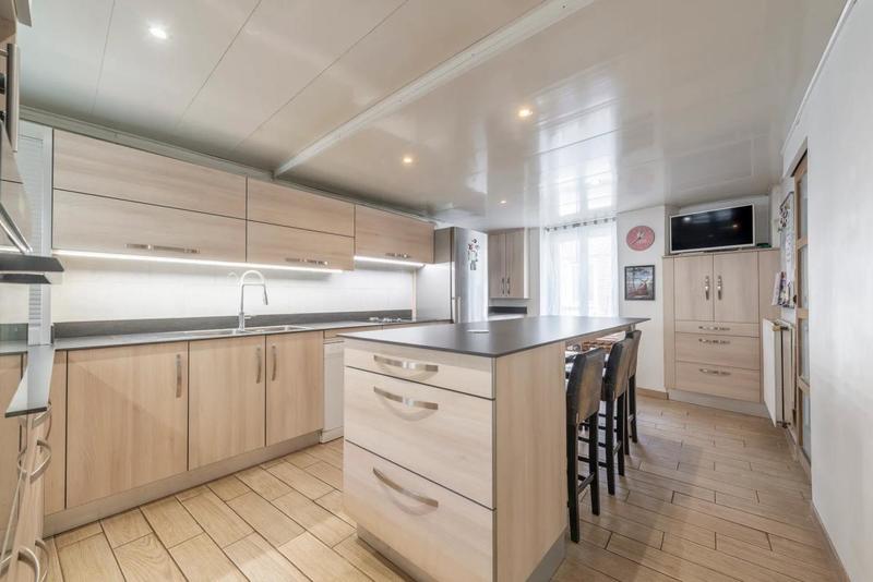 Maison - 308 m² - 11 pièces