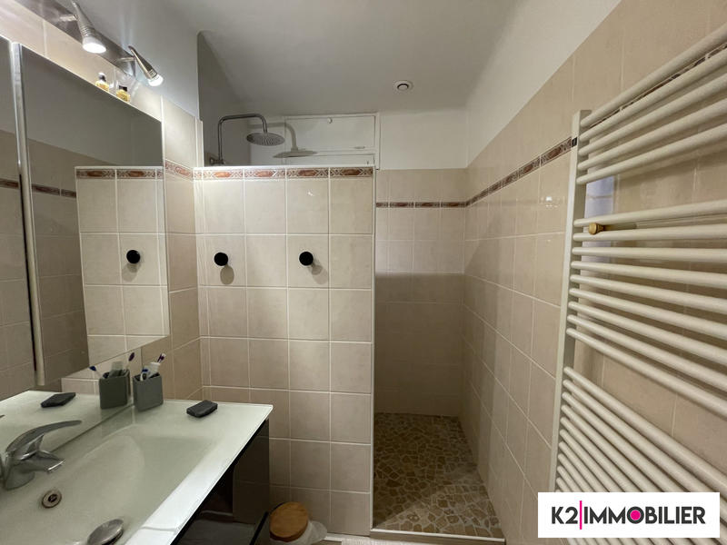 Appartement - 75 m² - 3 pièces