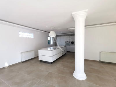 Maison - 158 m² - 6 pièces