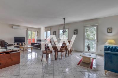 Appartement - 111 m² - 4 pièces