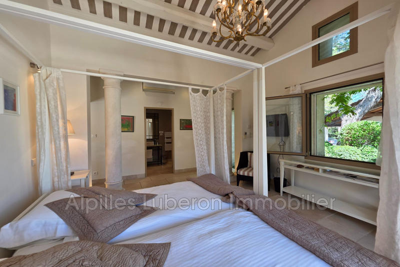 Demeure - 275 m² - 8 pièces