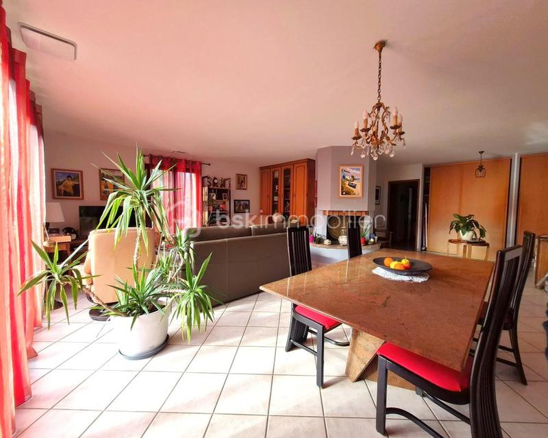 Maison - 140 m² - 5 pièces