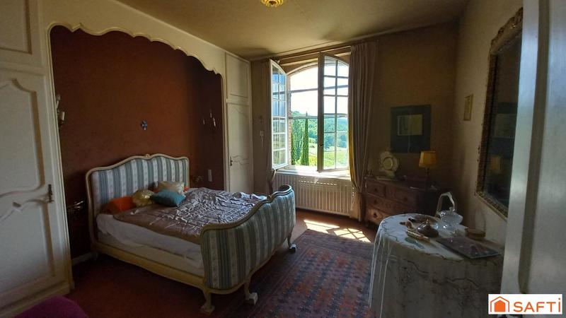 Maison - 201 m² - 5 pièces