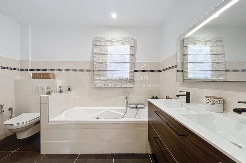 Villa - 200 m² - 8 pièces