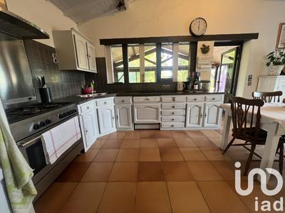 Maison - 222 m² - 9 pièces