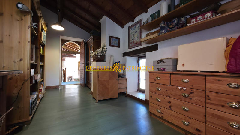 Maison - 250 m² - 7 pièces