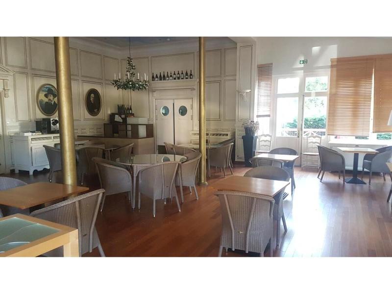 Local commercial - 2 459 m² - 70 pièces