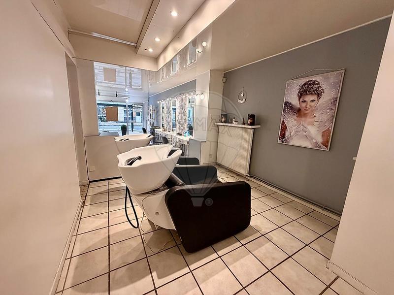 Magasins - 82 m² - 4 pièces