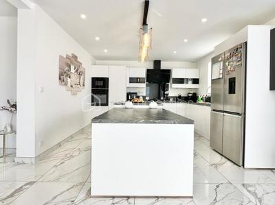 Villa - 140 m² - 5 pièces