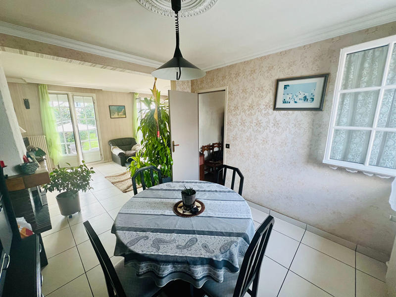 Maison - 95 m² - 5 pièces