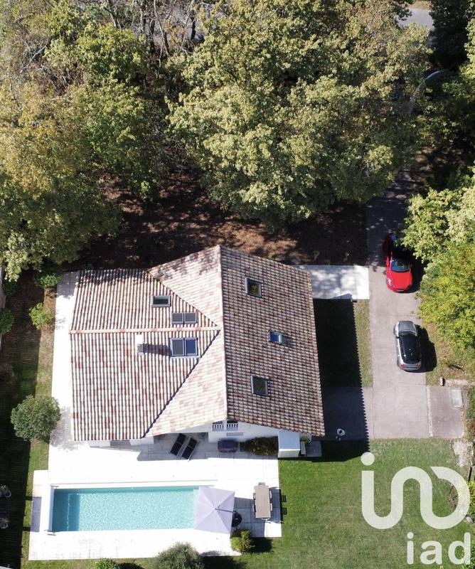 Maison - 225 m² - 6 pièces