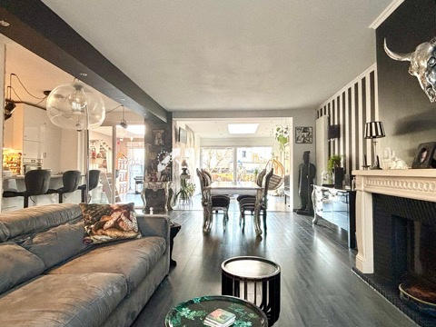 Maison - 137 m² - 6 pièces