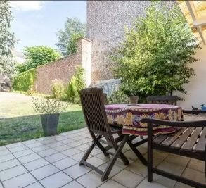 Maison - 374 m² - 10 pièces
