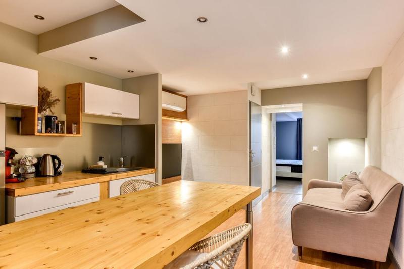 Maison - 201 m² - 7 pièces