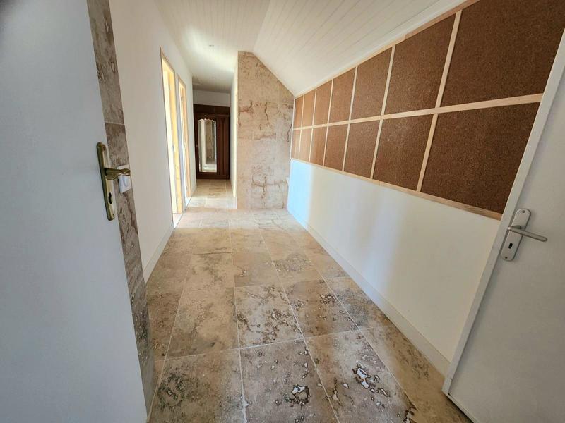 Maison traditionnelle - 194 m² - 9 pièces