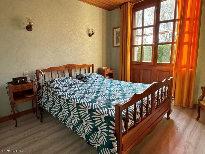 Propriété - 220 m² - 10 pièces