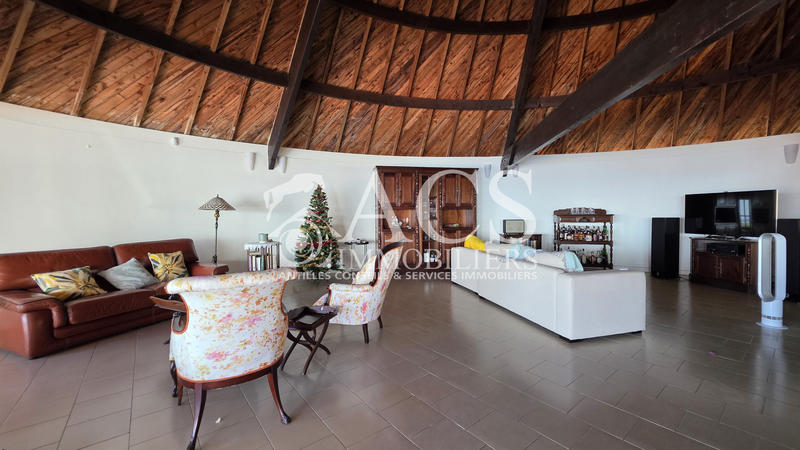 Maison - 323 m² - 7 pièces