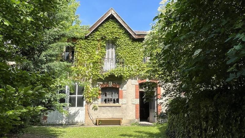 Maison - 350 m² - 15 pièces