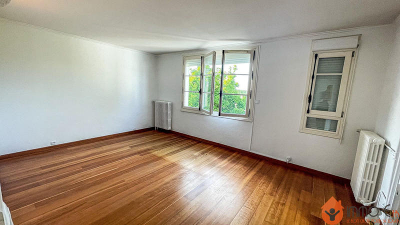 Maison - 295 m² - 9 pièces