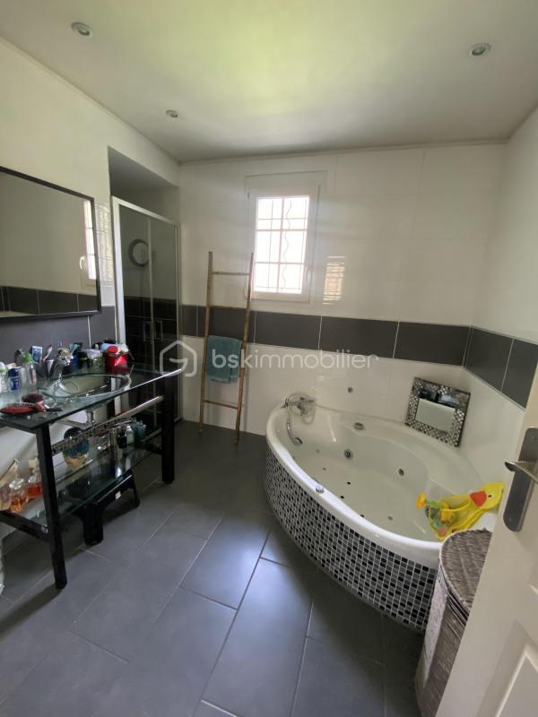 Maison - 172 m² - 7 pièces