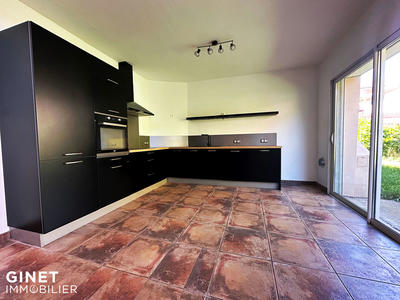 Appartement - 180 m² - 9 pièces