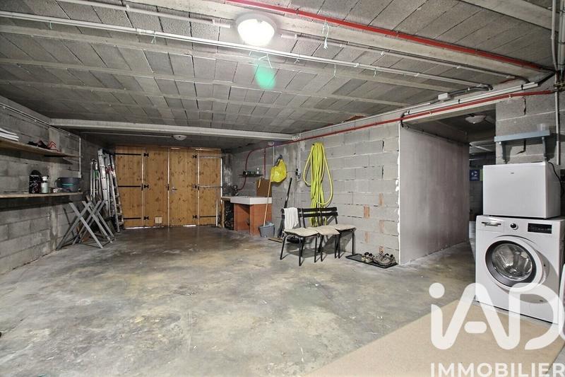 Maison - 237 m² - 8 pièces