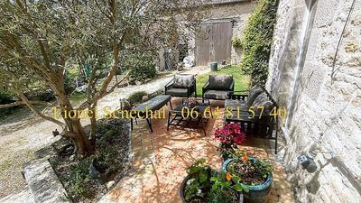 Demeure - 240 m² - 12 pièces