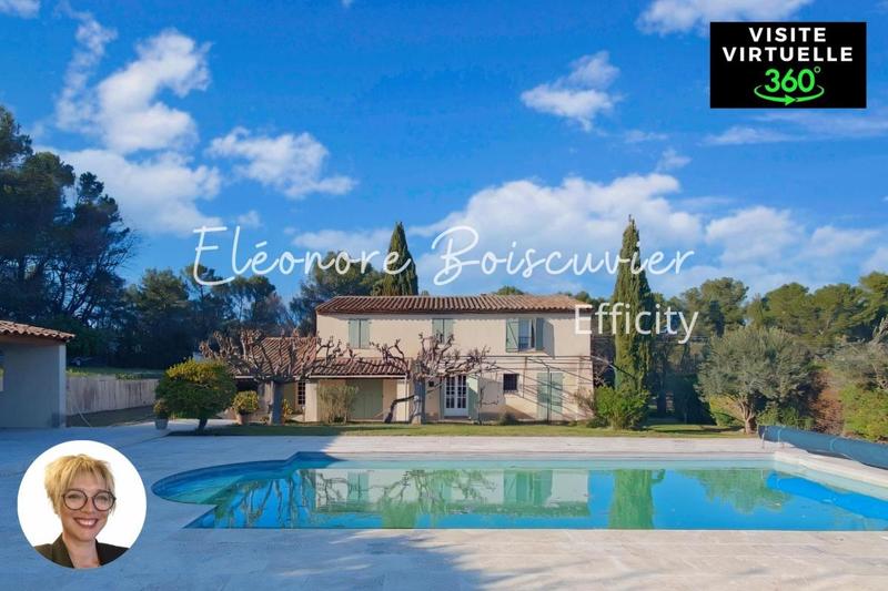 Maison - 210 m² - 8 pièces