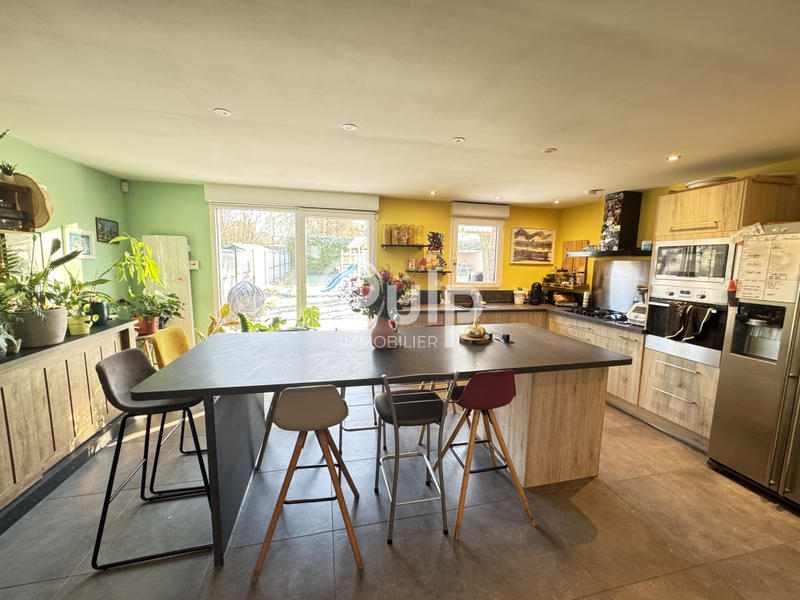 Maison - 90 m² - 4 pièces