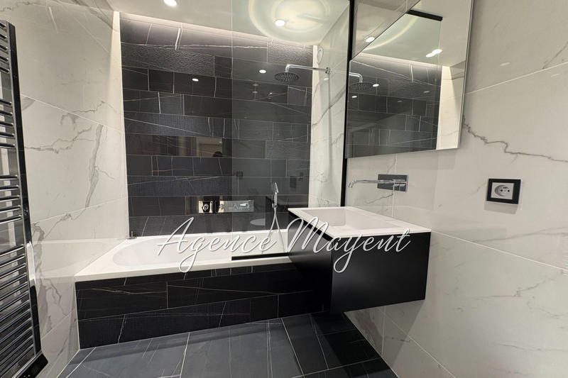 Appartement - 92 m² - 3 pièces