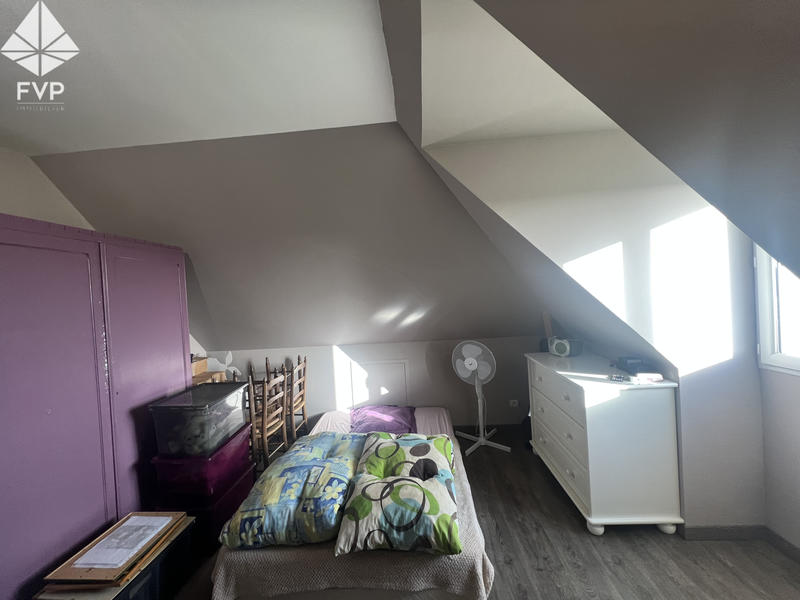 Maison - 185 m² - 8 pièces