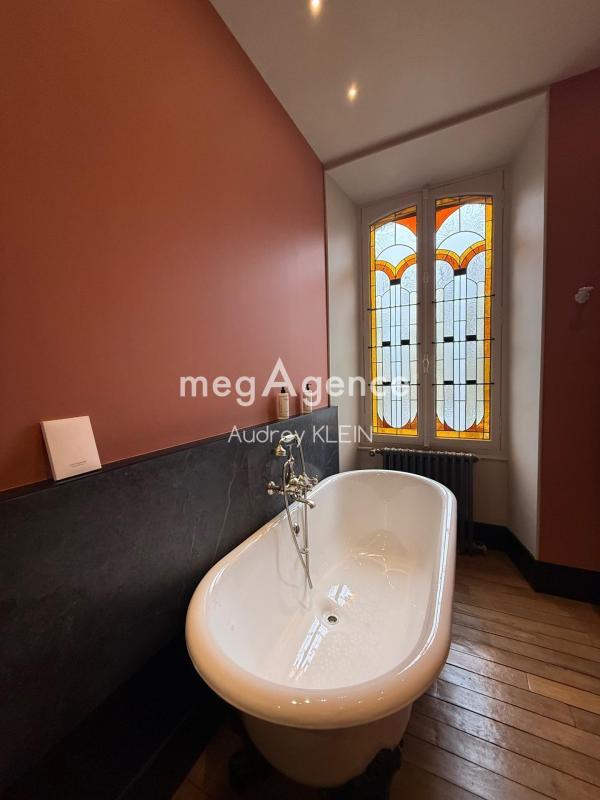 Maison - 320 m² - 10 pièces