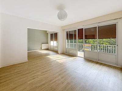 Appartement - 79 m² - 4 pièces