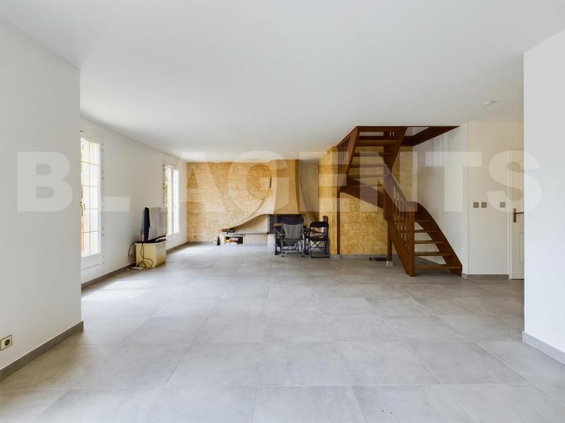 Maison - 160 m² - 5 pièces