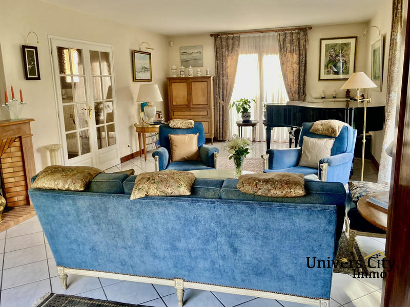 Maison contemporaine - 177 m² - 7 pièces