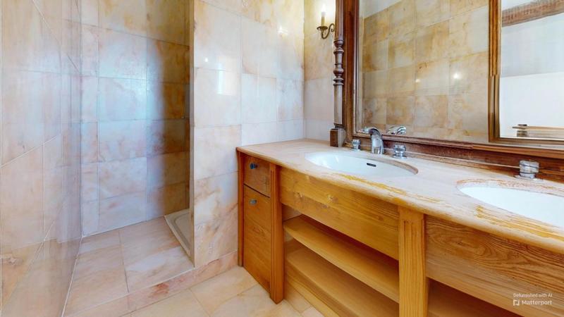 Maison - 235 m² - 5 pièces