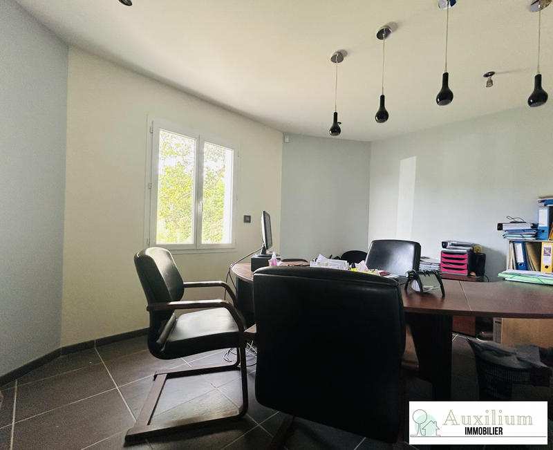 Local d'activités - 168 m² - 5 pièces