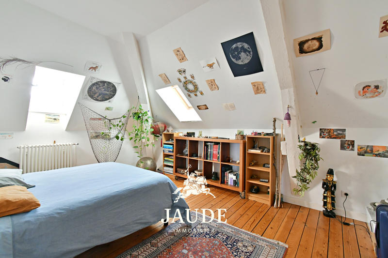 Appartement - 236 m² - 9 pièces