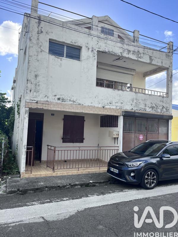 Maison - 250 m² - 8 pièces