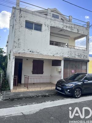 Maison - 250 m² - 8 pièces