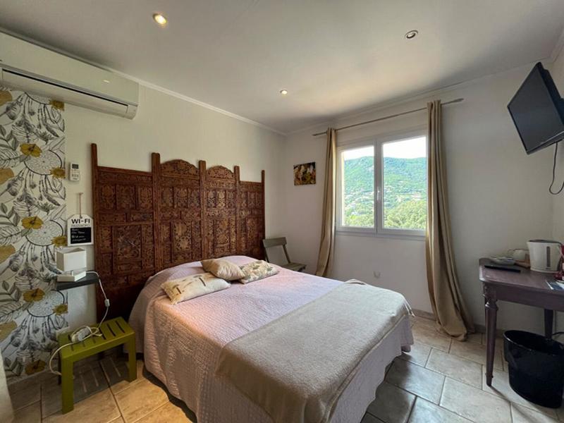 Maison - 210 m² - 8 pièces