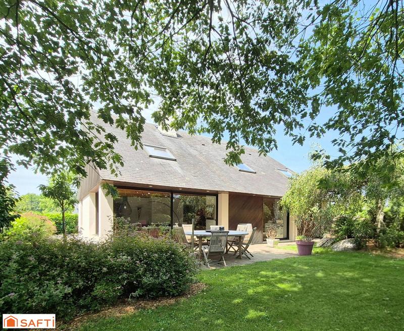 Maison - 189 m² - 9 pièces