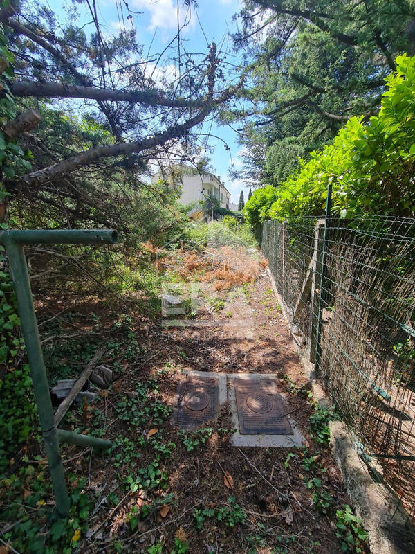 Maison - 300 m² - 20 pièces