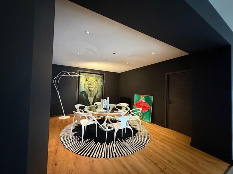 Propriété - 307 m² - 8 pièces