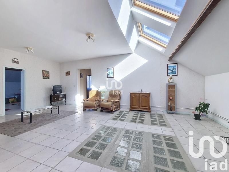 Maison - 243 m² - 9 pièces