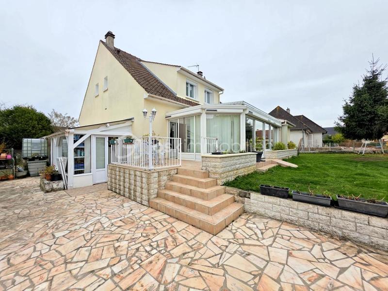 Maison - 190 m² - 8 pièces